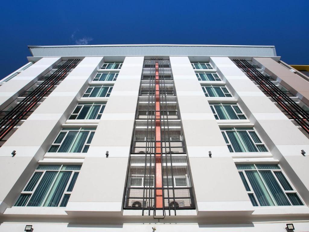 B2 Mae Sot Boutique & Budget Hotel Екстериор снимка