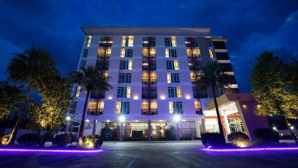 B2 Mae Sot Boutique & Budget Hotel Екстериор снимка
