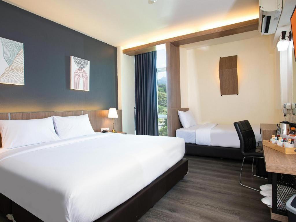B2 Mae Sot Boutique & Budget Hotel Екстериор снимка